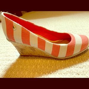 Life stride soft system wedge shoes